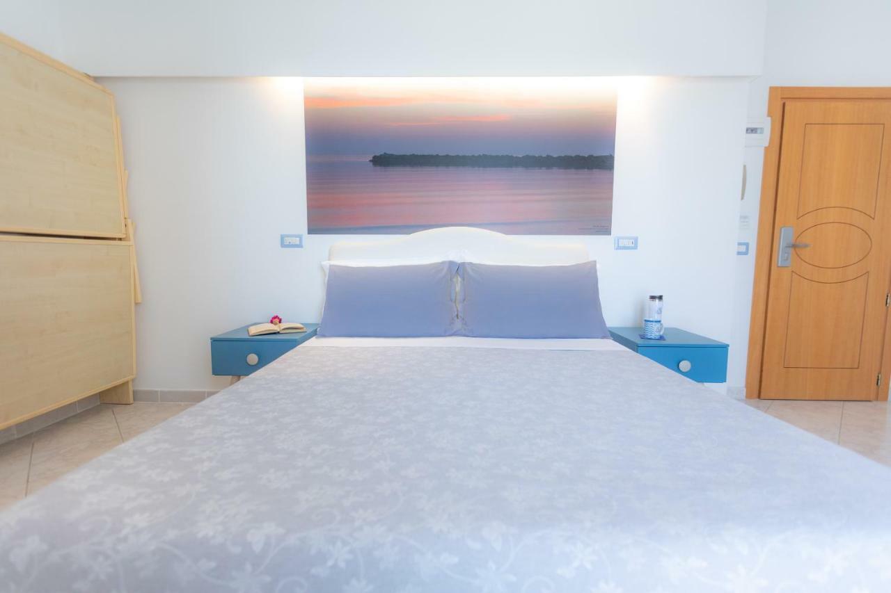 Art Hotel La Perla Белларія-Іджеа-Марина Екстер'єр фото