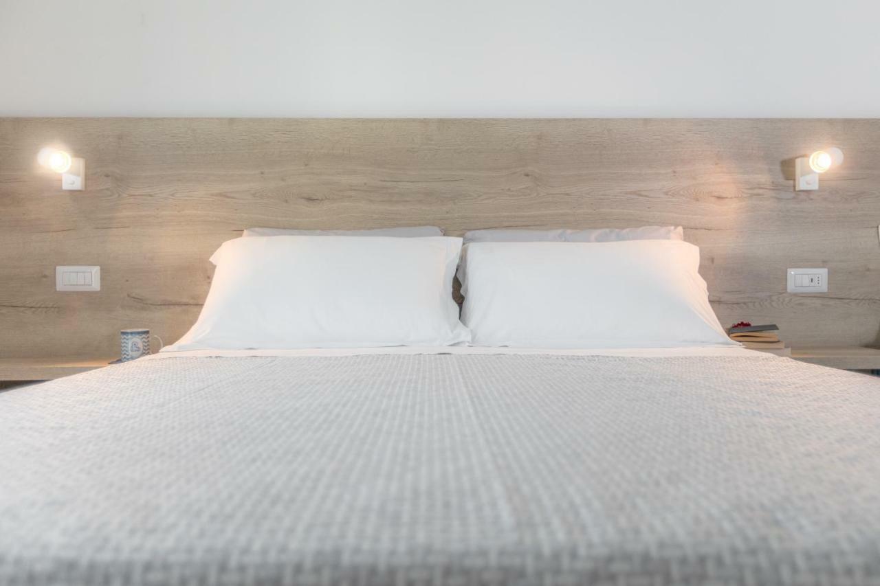 Art Hotel La Perla Белларія-Іджеа-Марина Екстер'єр фото